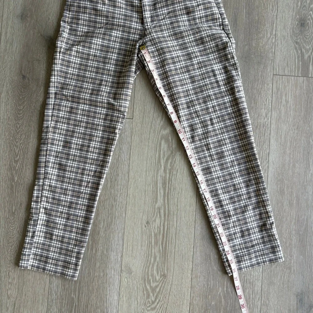 Hollister Ultra High-Rise Mom Pant Size S Plaid Grey Tan White Tapered Trousers